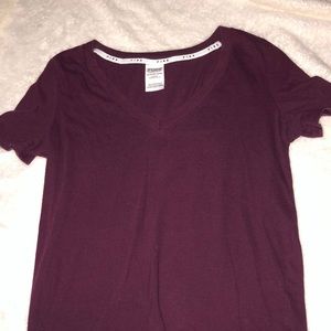 ✨Victoria’s Secret. Burgundy/purple t-shirt. XS✨